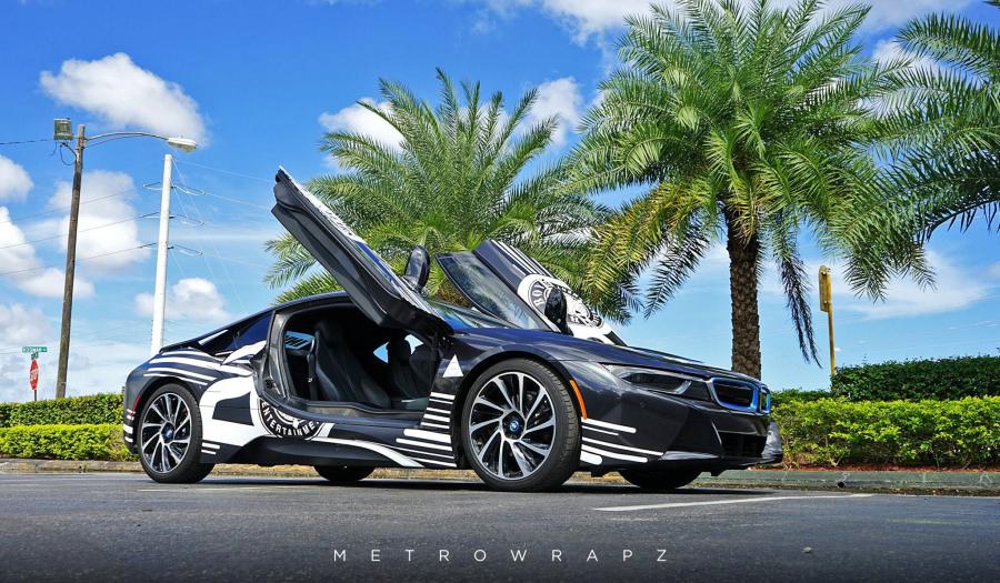  BMW i8 Collab by MetroWrapz 2016 года  (фото 11 из 11)